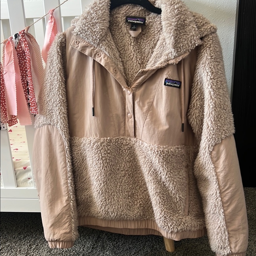 Patagonia Retro-X pullover jacket with hood